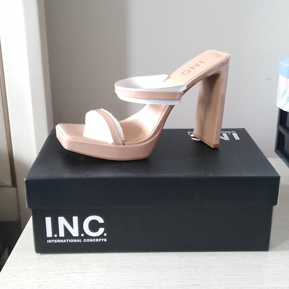 I.N.C Nude
